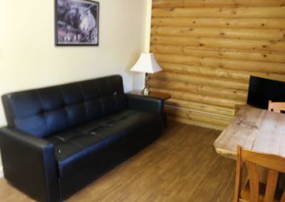 Cabin 2 - sofa, dining area